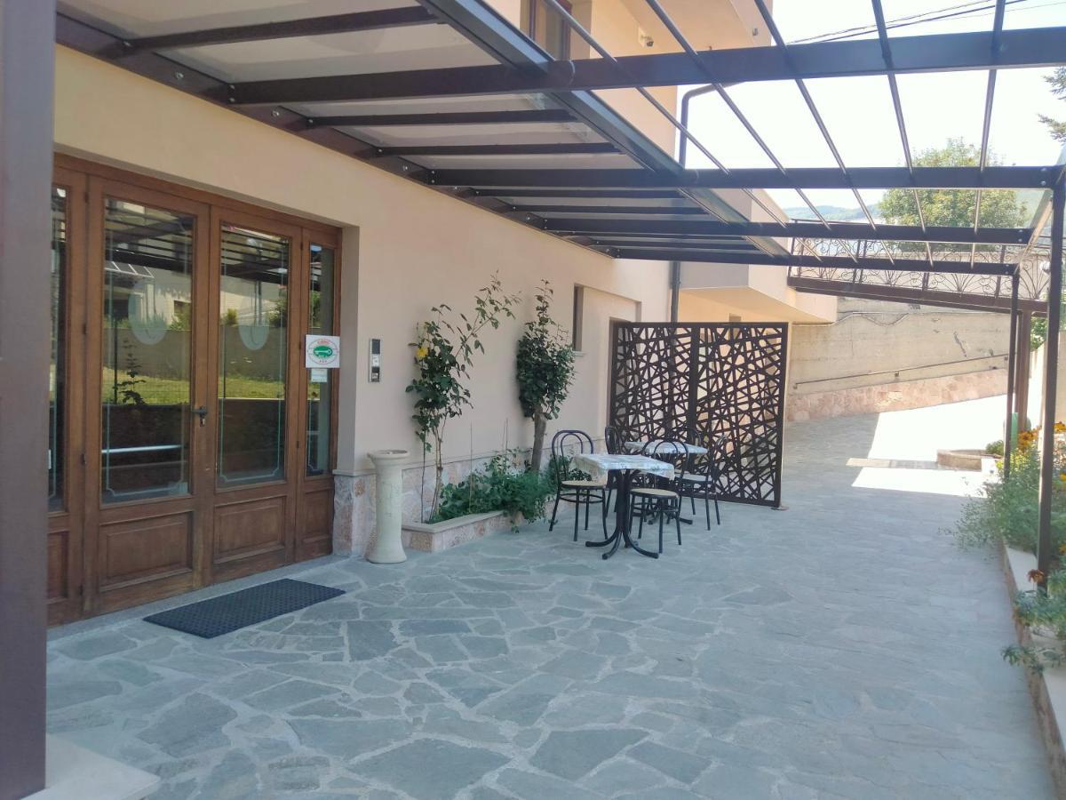 Hotel Ristorante Caligiuri Decollatura Exteriör bild